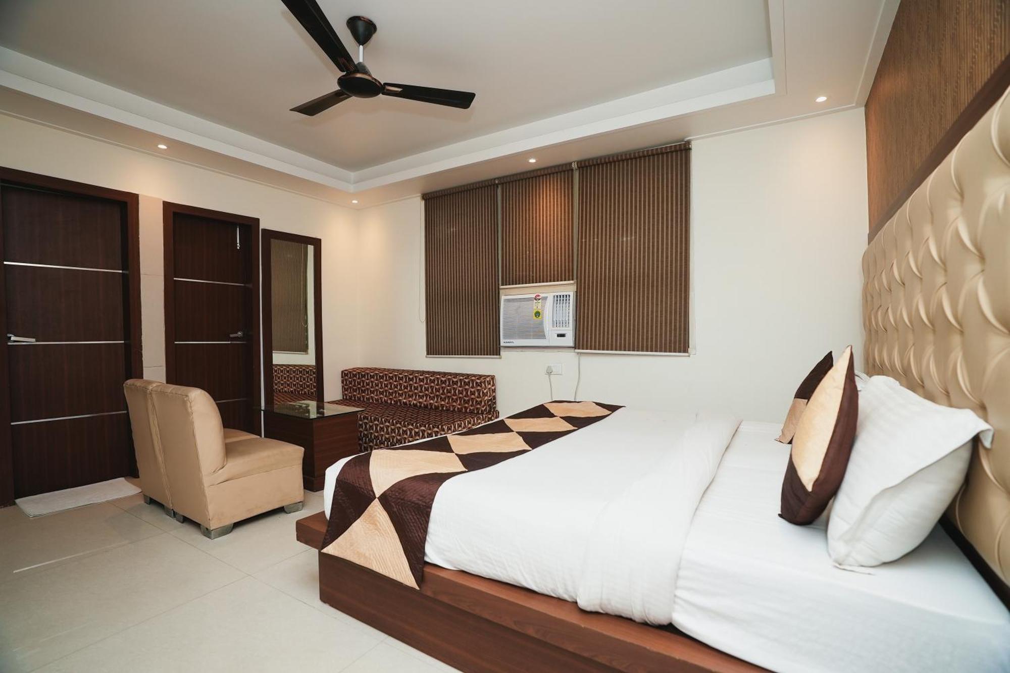 FabHotel B Continental Delhi  Exterior foto