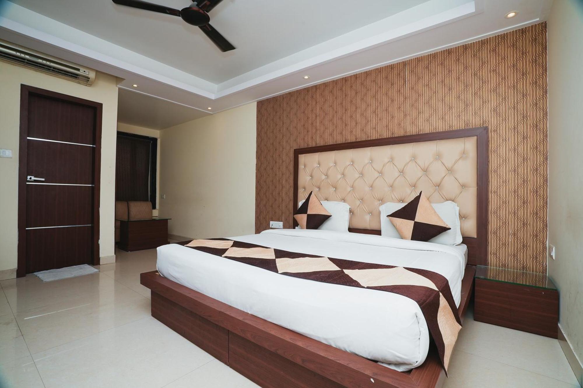 FabHotel B Continental Delhi  Exterior foto