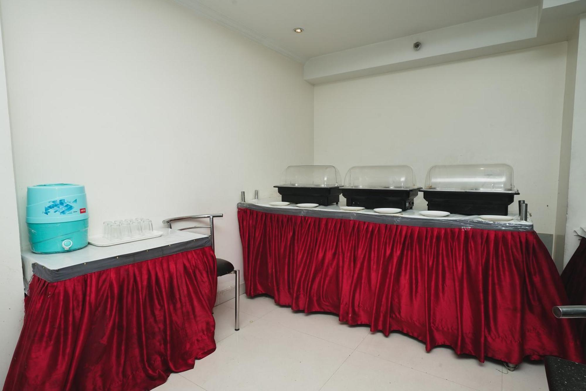 FabHotel B Continental Delhi  Exterior foto