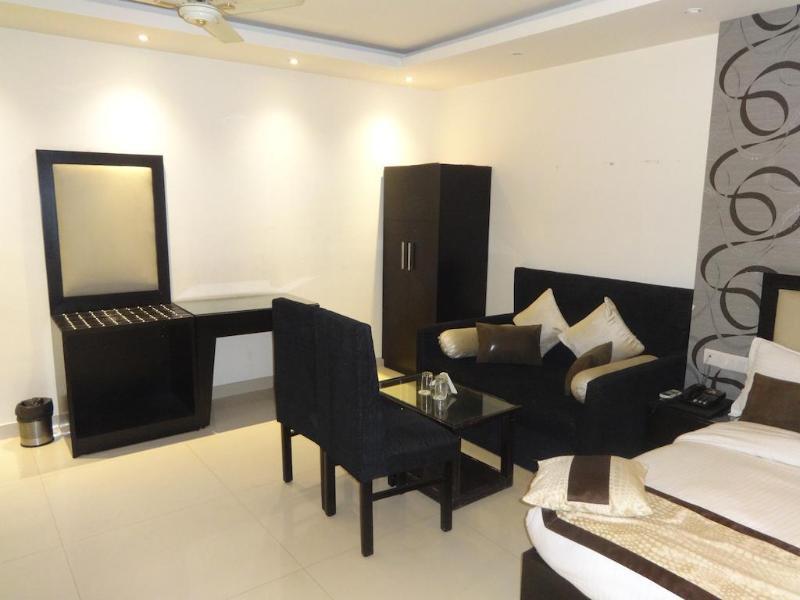 FabHotel B Continental Delhi  Exterior foto