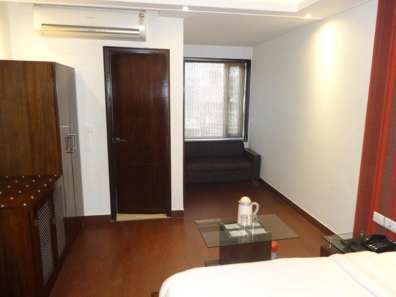 FabHotel B Continental Delhi  Exterior foto