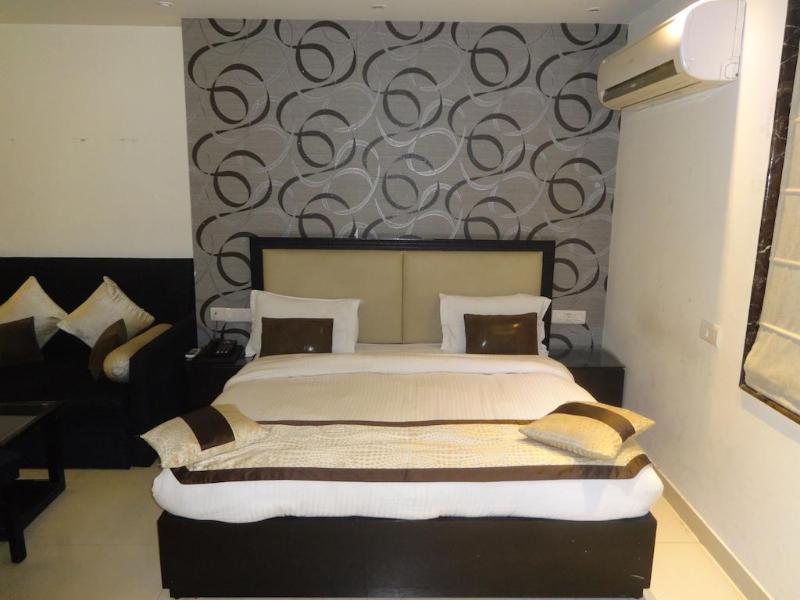 FabHotel B Continental Delhi  Exterior foto
