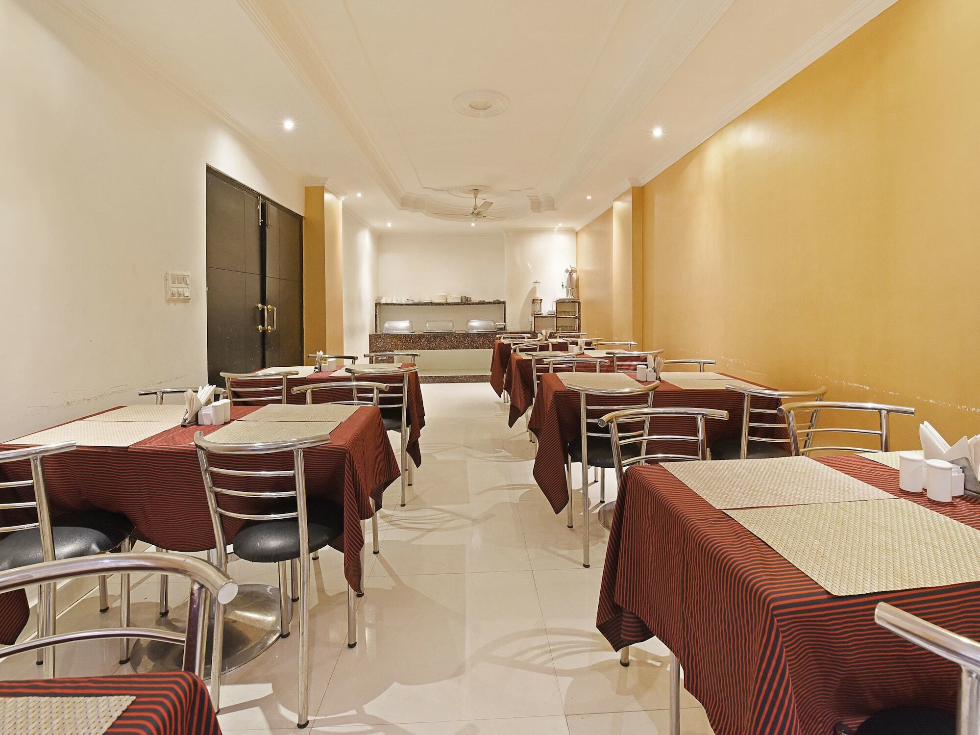 FabHotel B Continental Delhi  Exterior foto